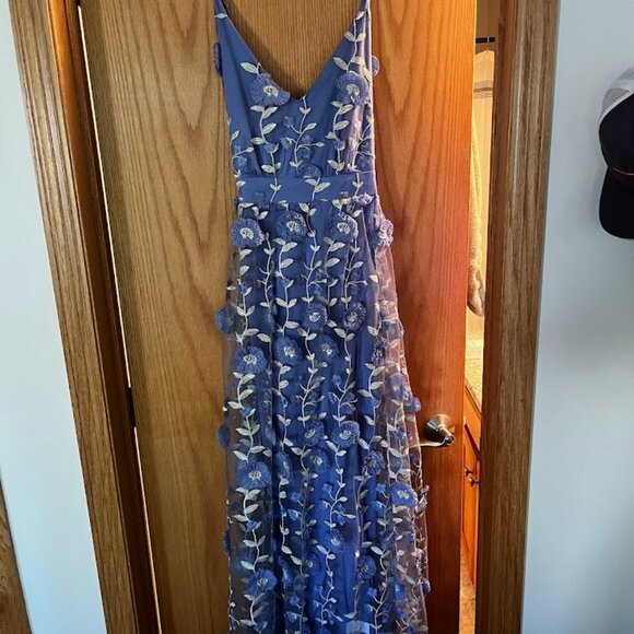 Arula Lilac Floral Embroidered Dress Size B - Picture 1 of 5